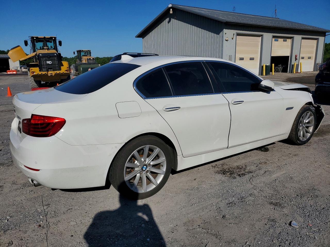 2015 BMW 535 Xi - Image 3