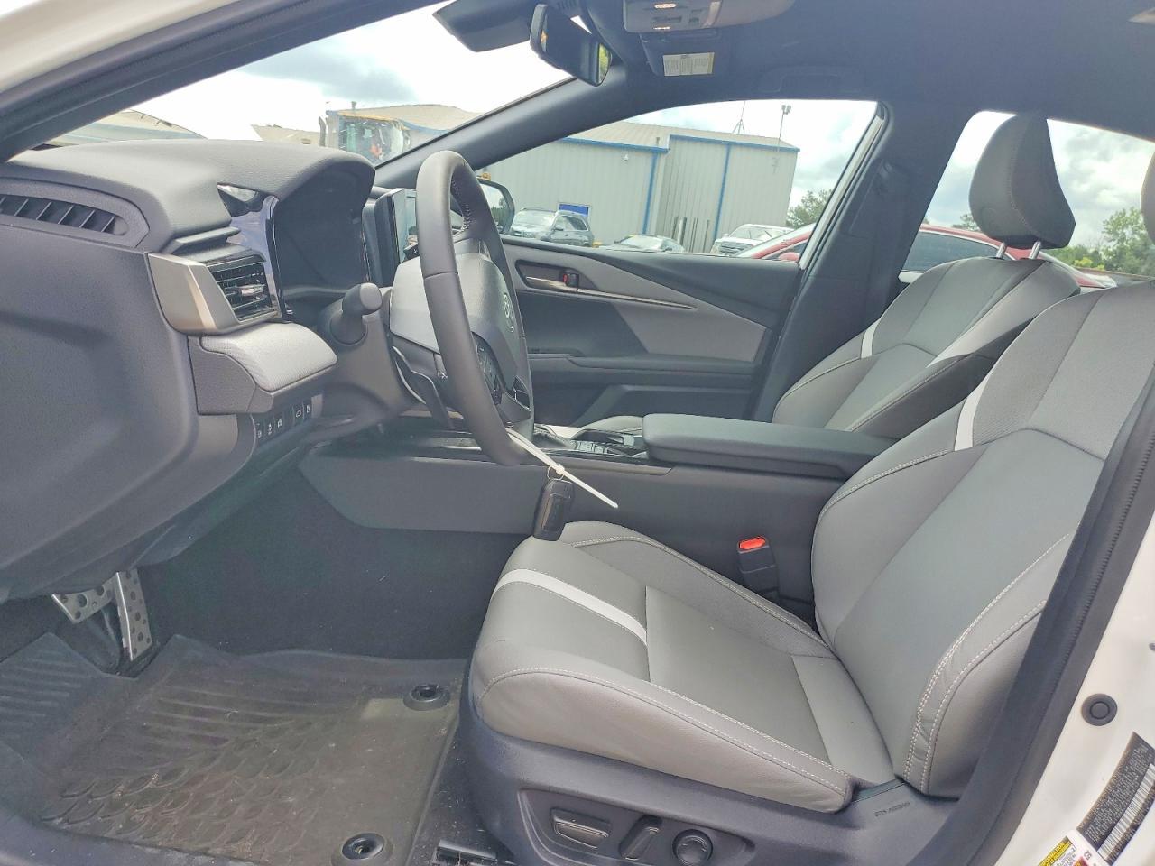 2025 Toyota Camry Se - Фото 7