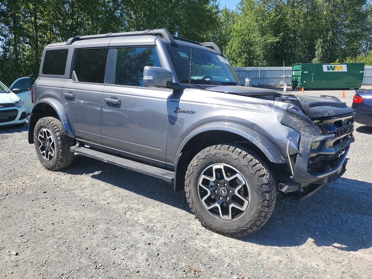 2023 Ford Bronco Base - Image 4