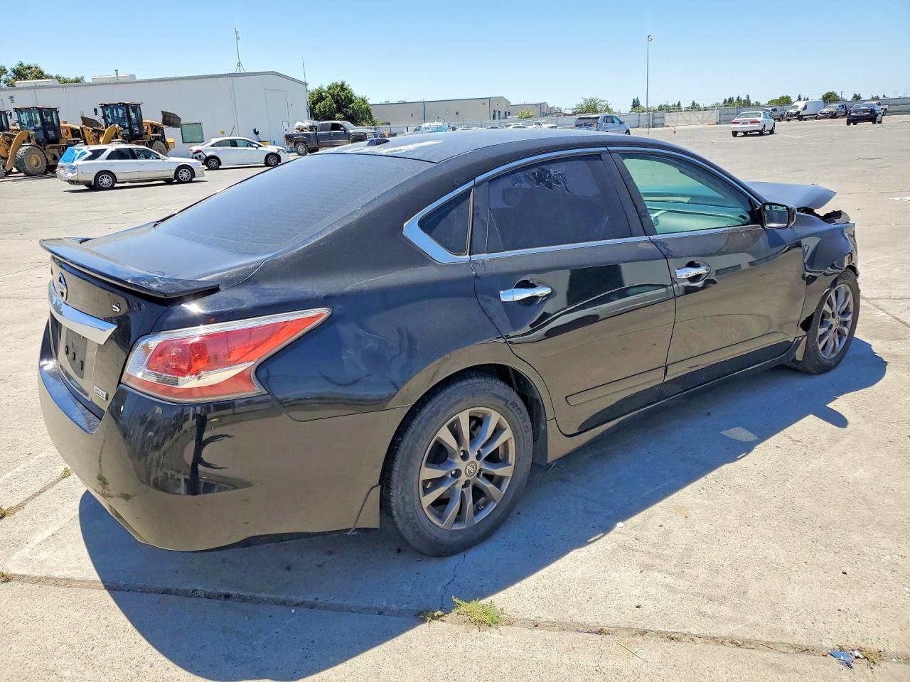 2015 Nissan Altima 2.5 S - Фото 3
