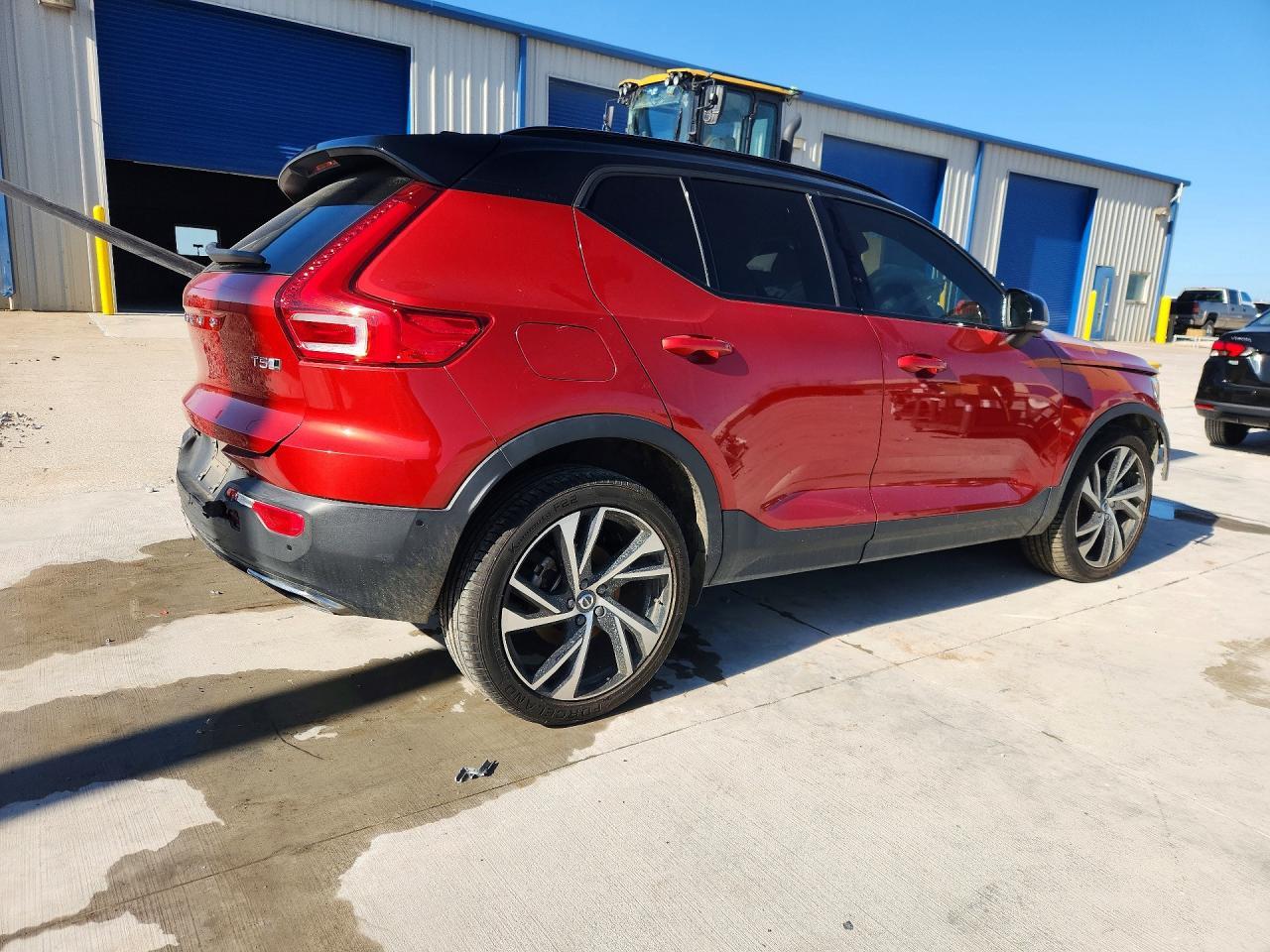 2019 Volvo Xc40 T5 R-Design - Image 3