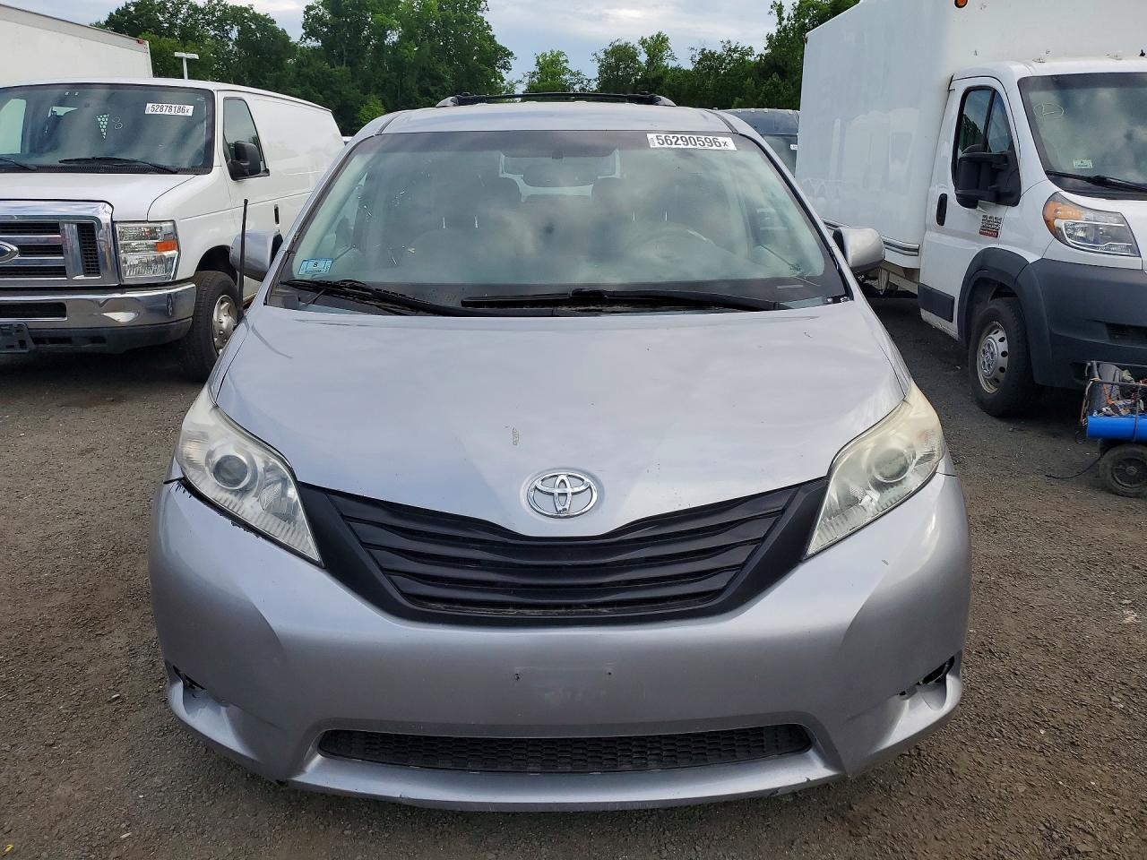 2013 Toyota Sienna Le - Фото 5