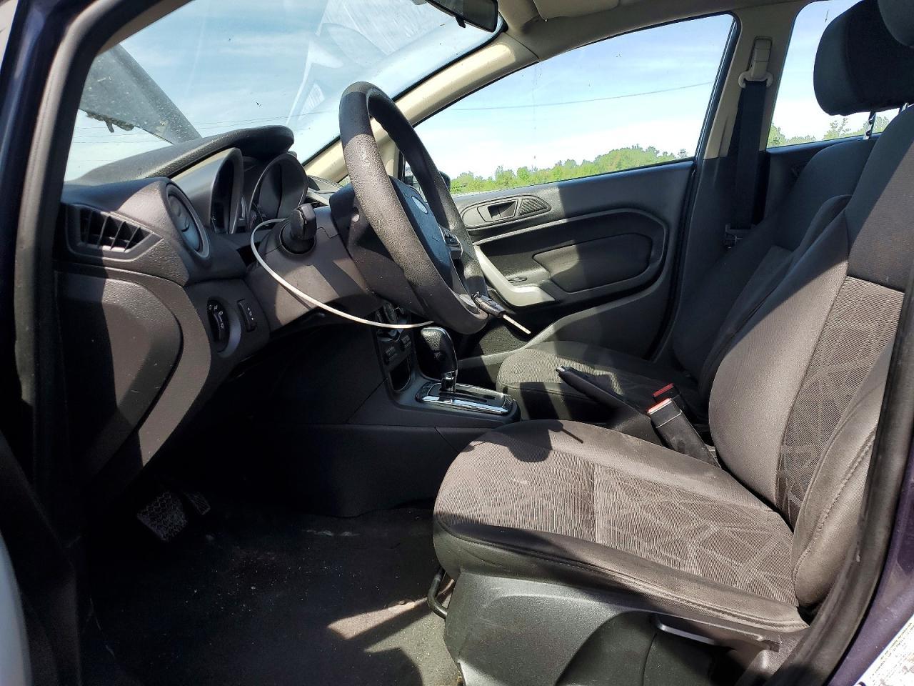 2013 Ford Fiesta Se - Фото 7