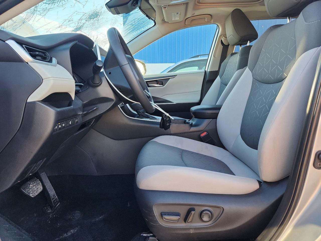 2025 Toyota Rav 4 - Фото 7