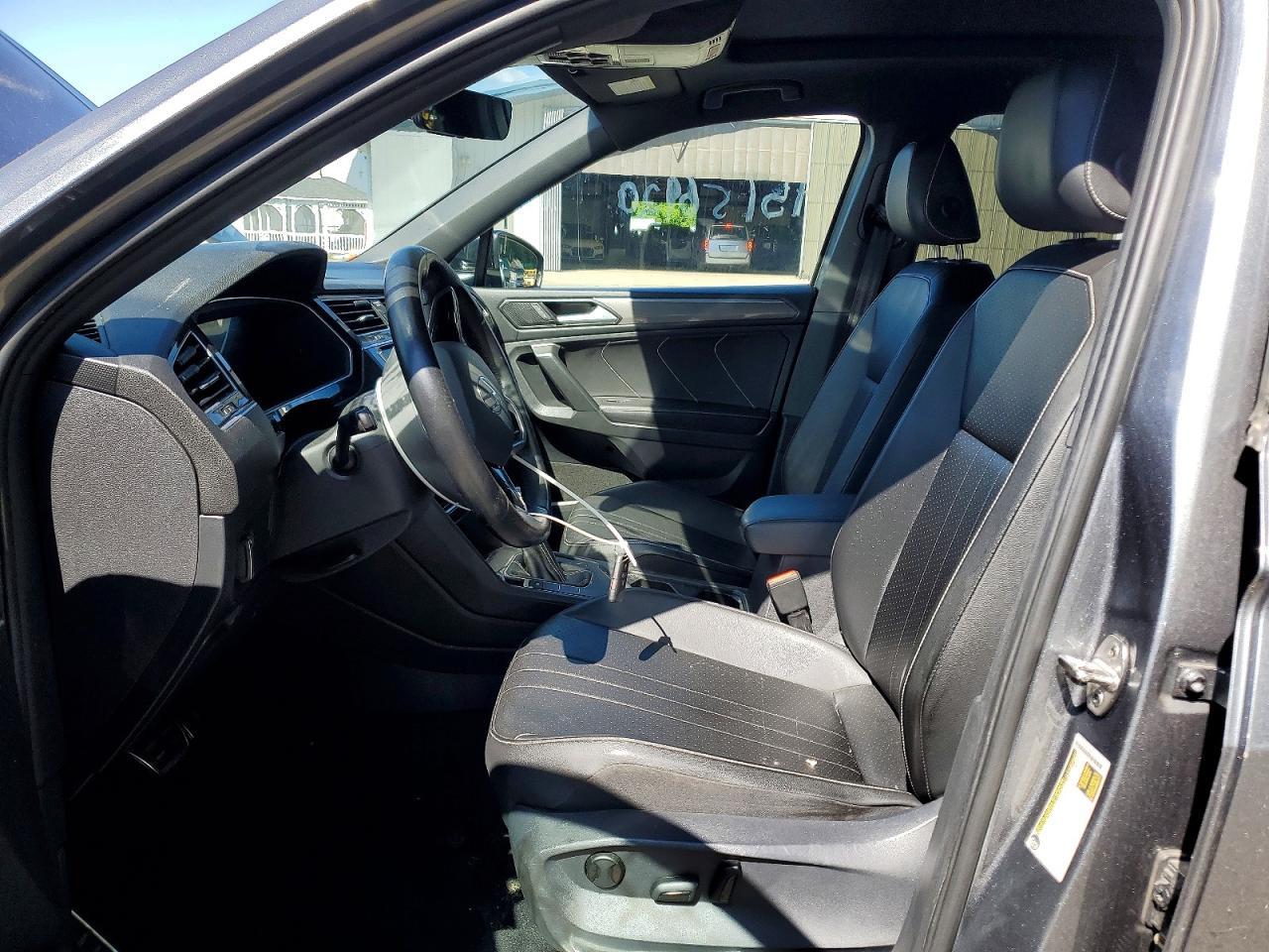 2023 Volkswagen Tiguan Se R-Line Black - Image 7