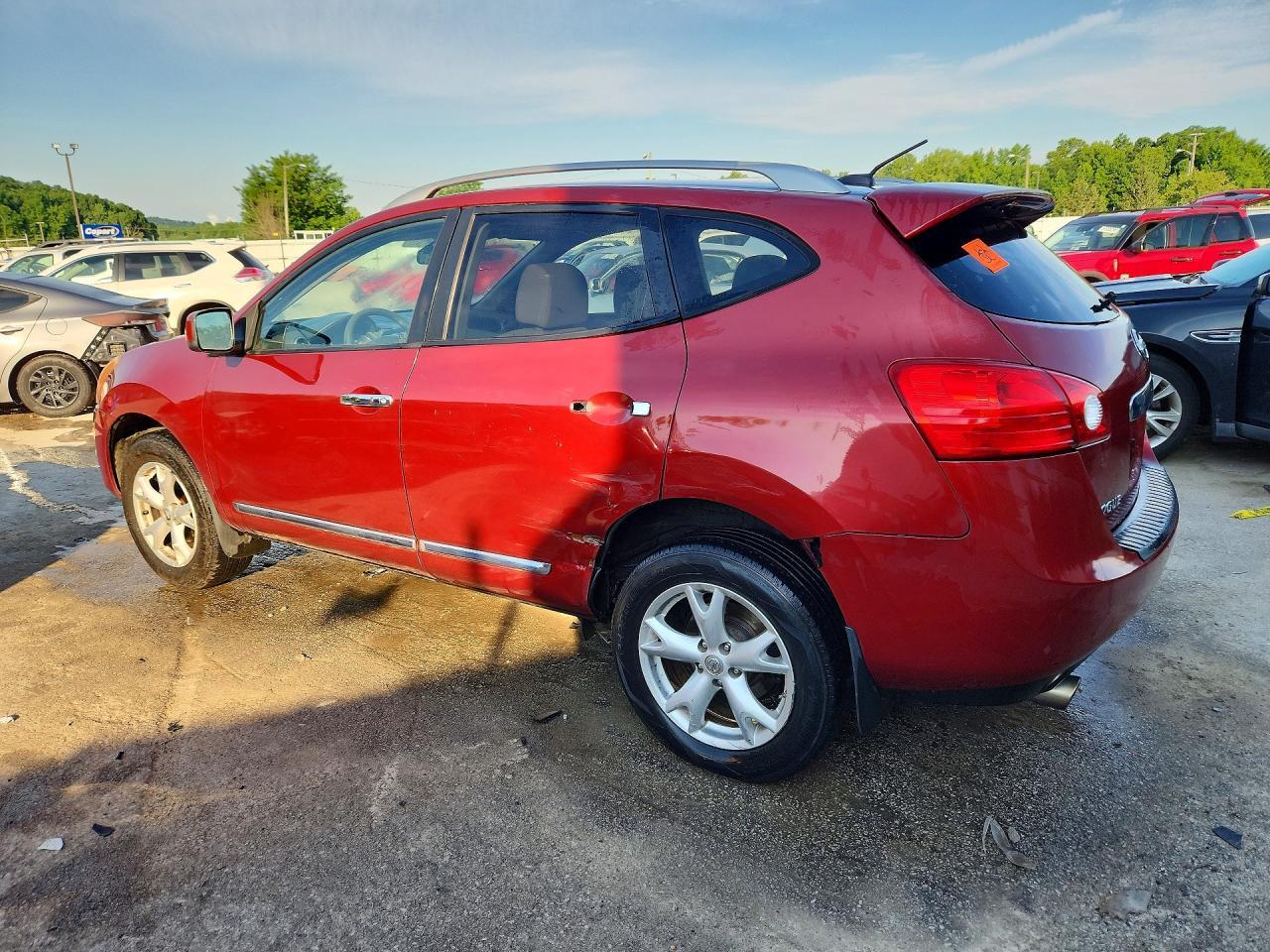 2011 Nissan Rogue S - Image 2