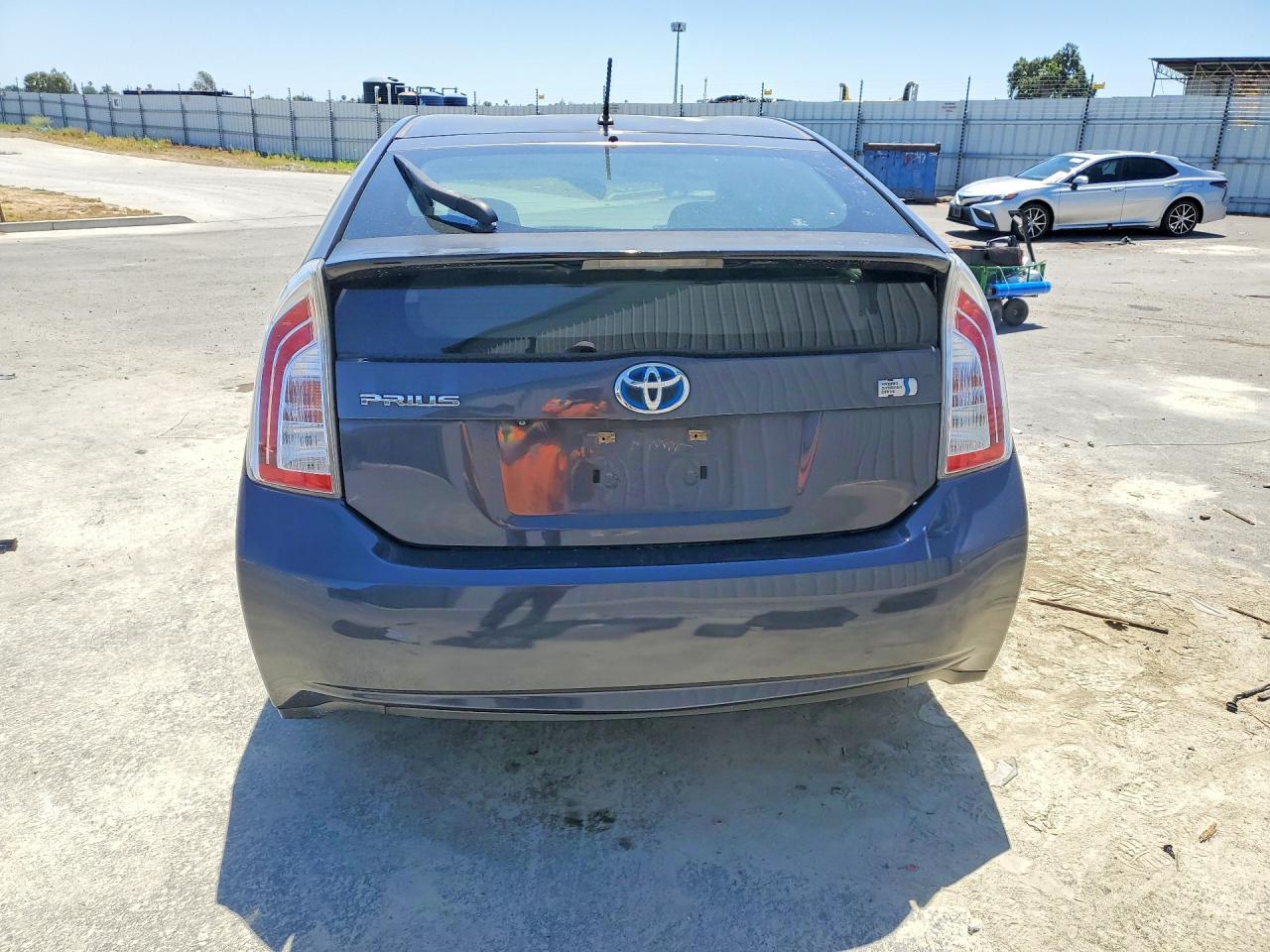 2015 Toyota Prius Two - Фото 6