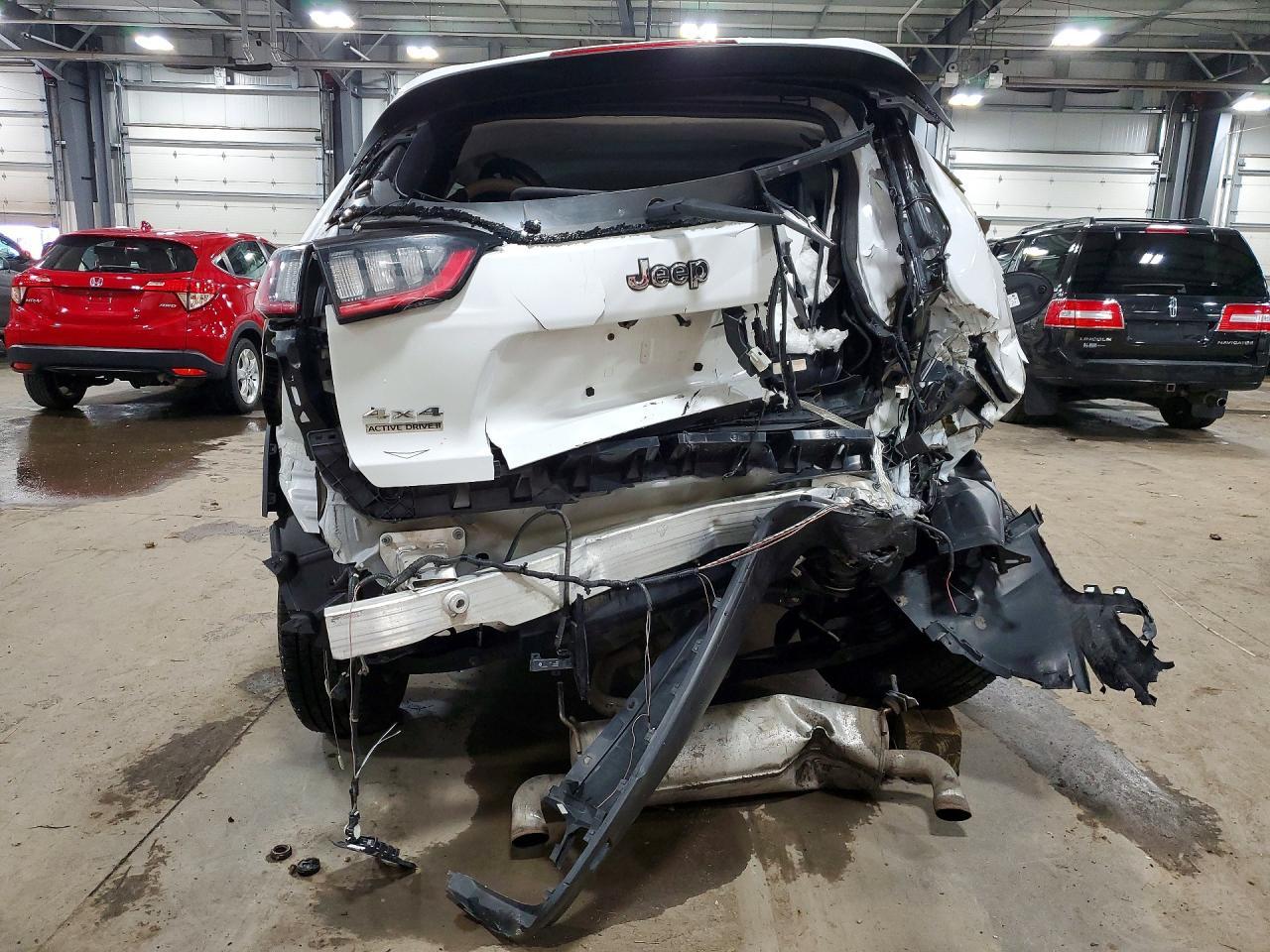 2019 Jeep Cherokee Latitude Plus - Image 6