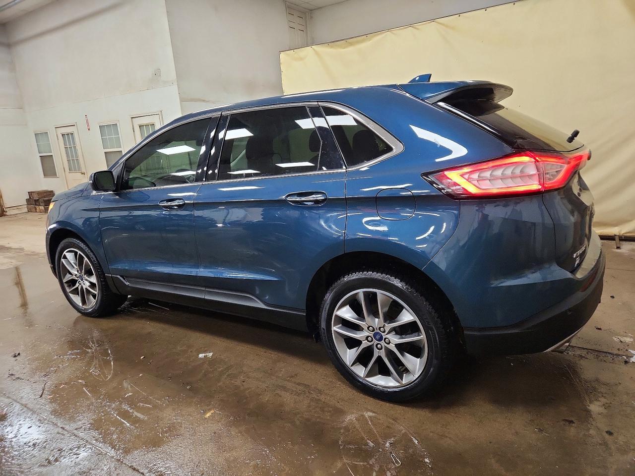 2016 Ford Edge Titanium - Фото 2