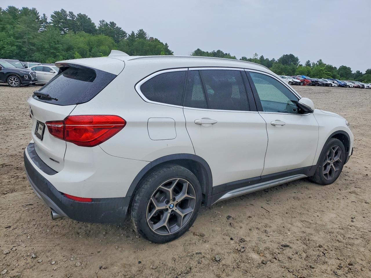 2018 BMW X1 xDrive28I - Фото 3