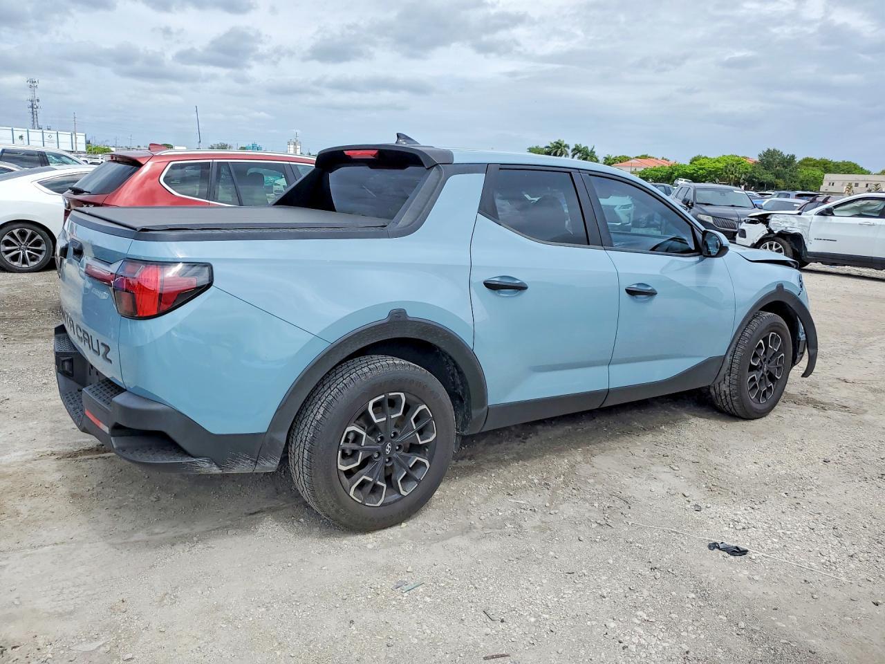 2022 Hyundai Santa Cruz Se - Фото 3