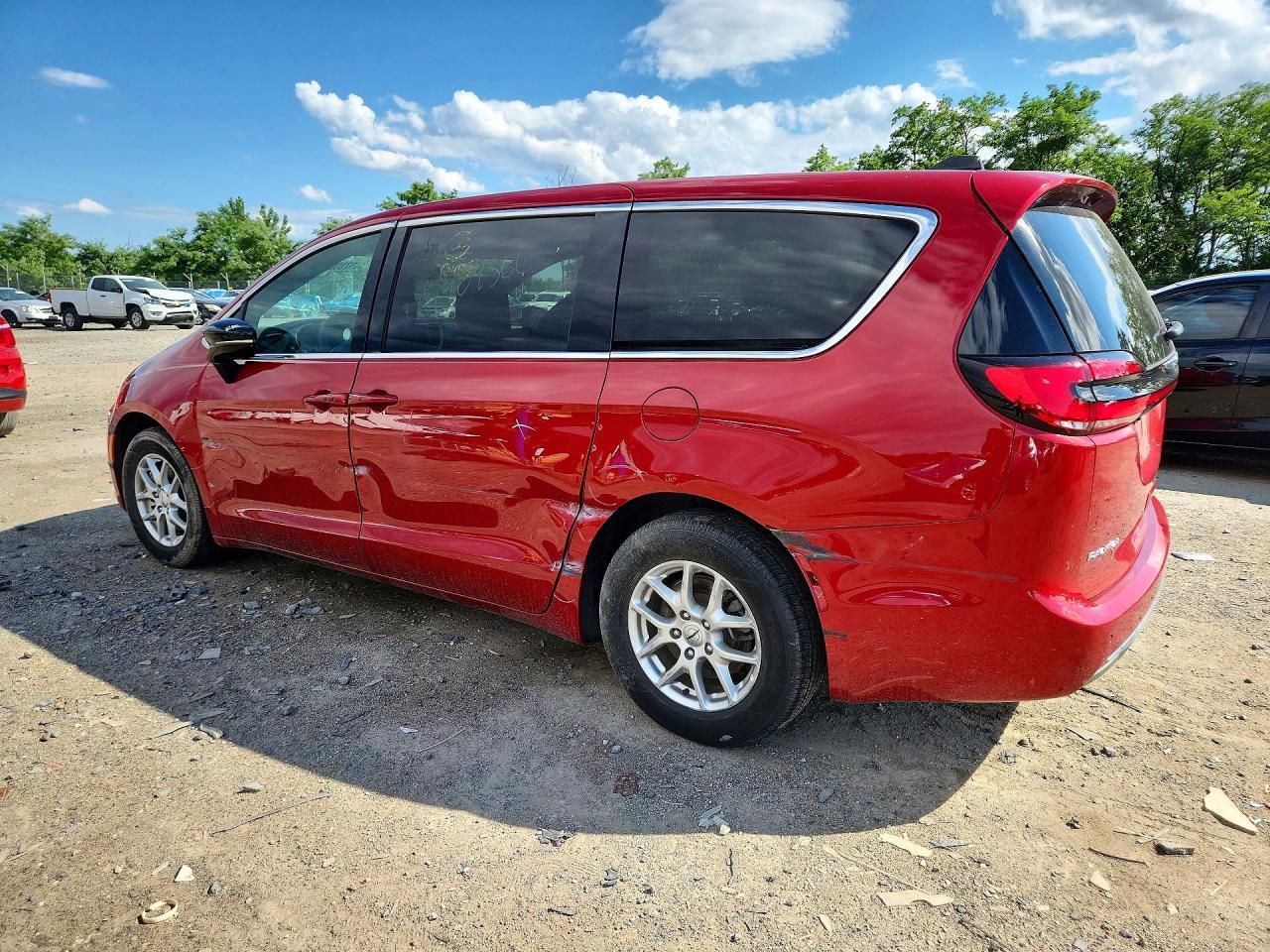 2025 Chrysler Pacifica Select - Image 2
