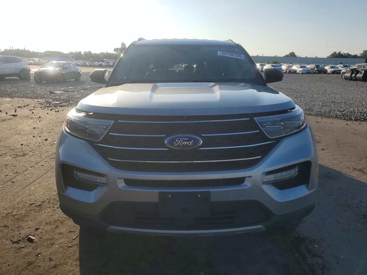 2023 Ford Explorer Xlt - Image 5