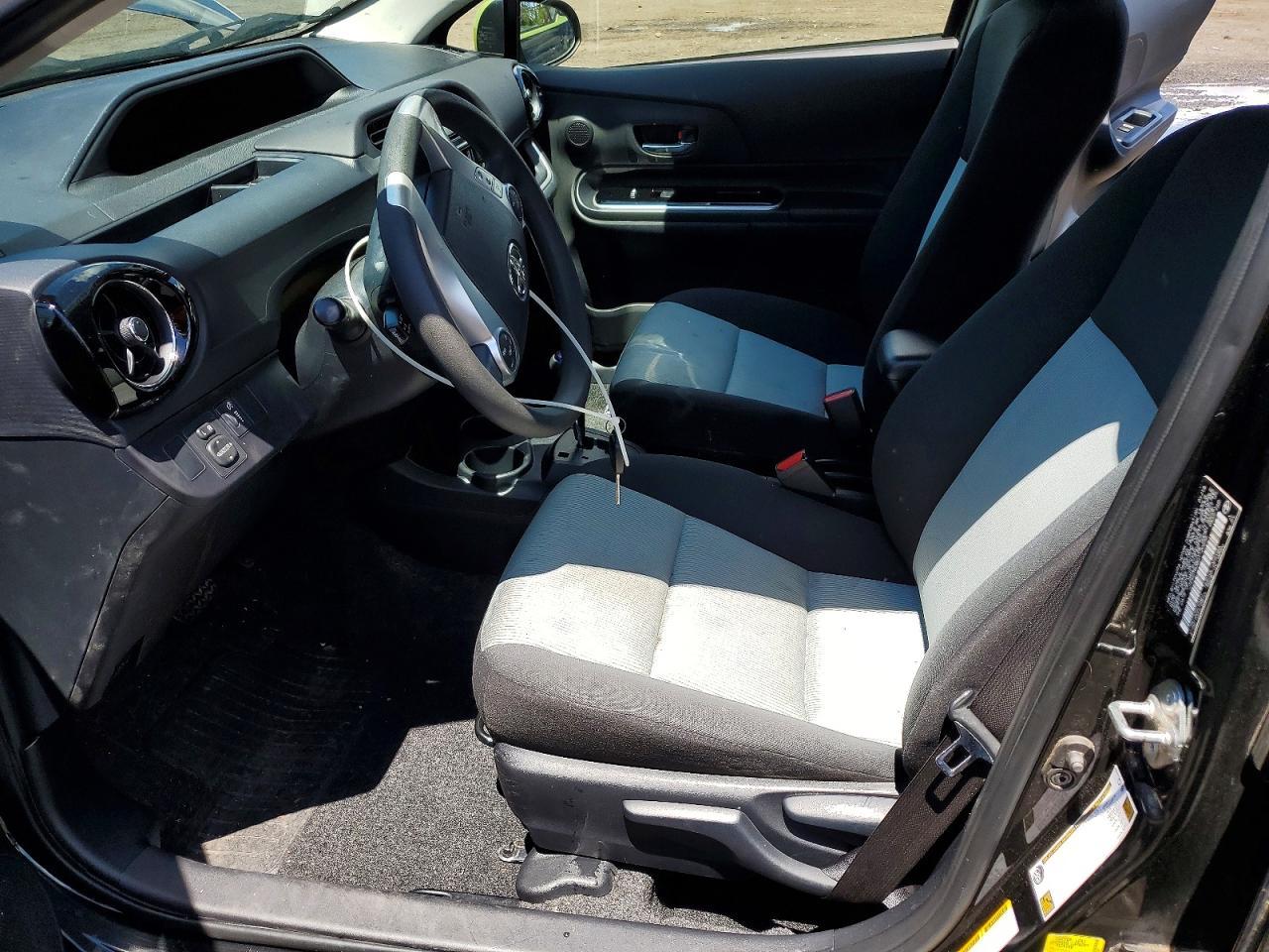 2016 Toyota Prius C Persona Special Edition - Фото 7