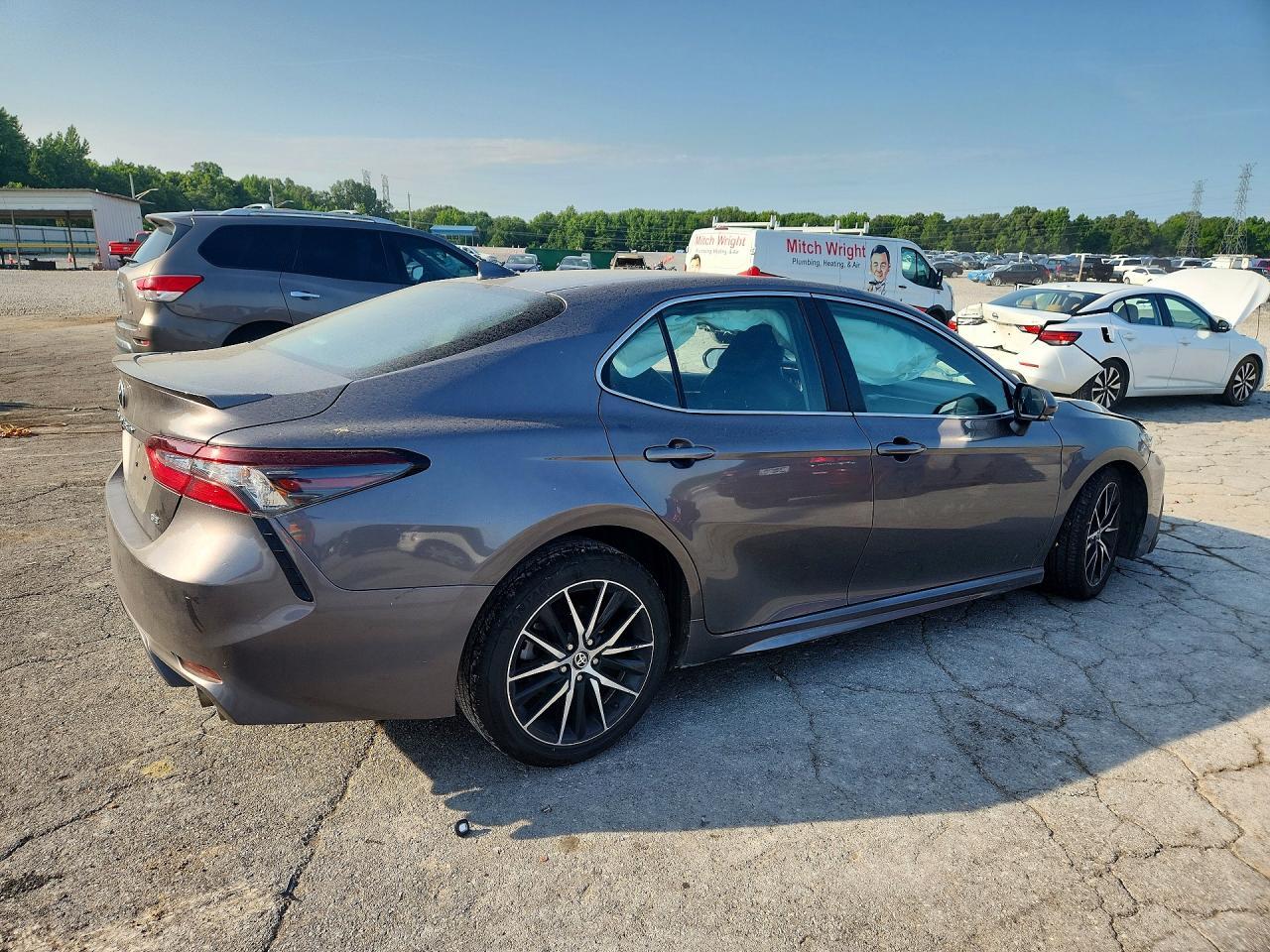 2024 Toyota Camry Se - Фото 3
