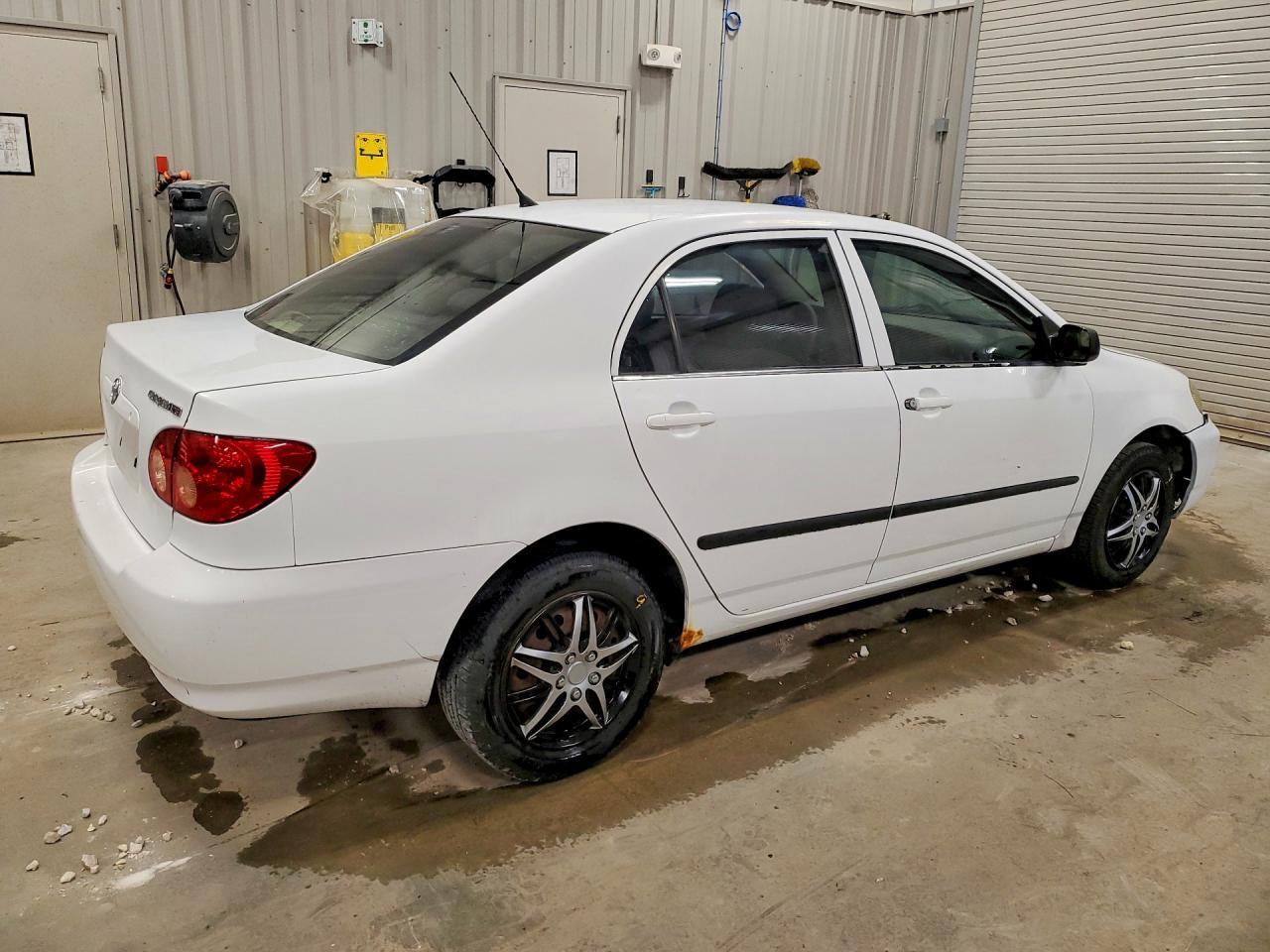 2005 Toyota Corolla Ce - Image 3