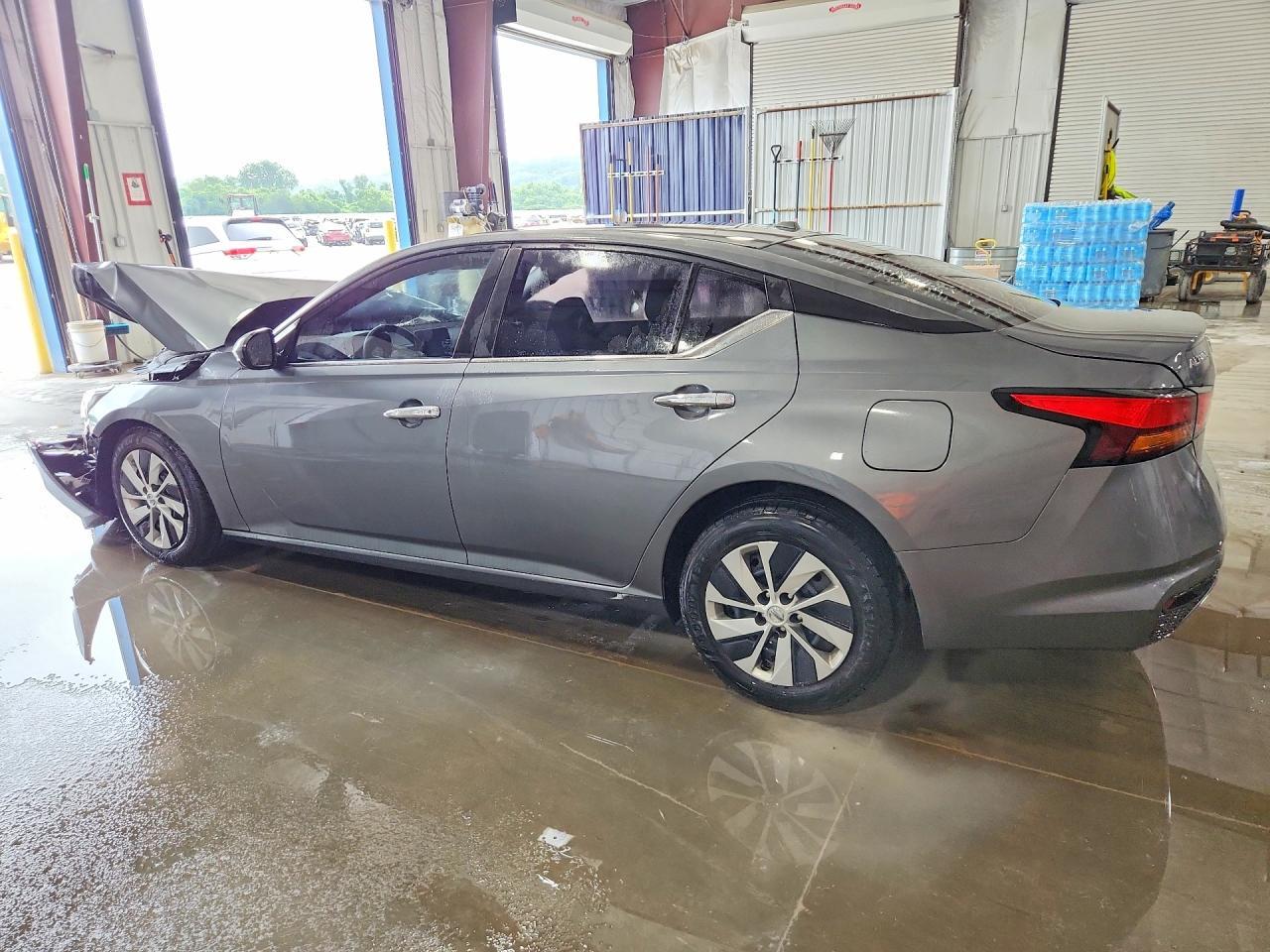 2020 Nissan Altima S - Image 2
