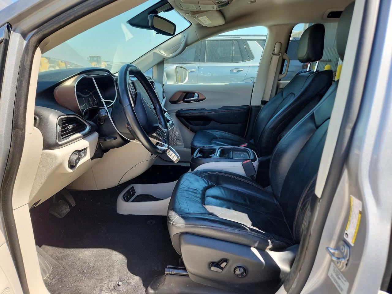 2017 Chrysler Pacifica Touring L - Фото 7