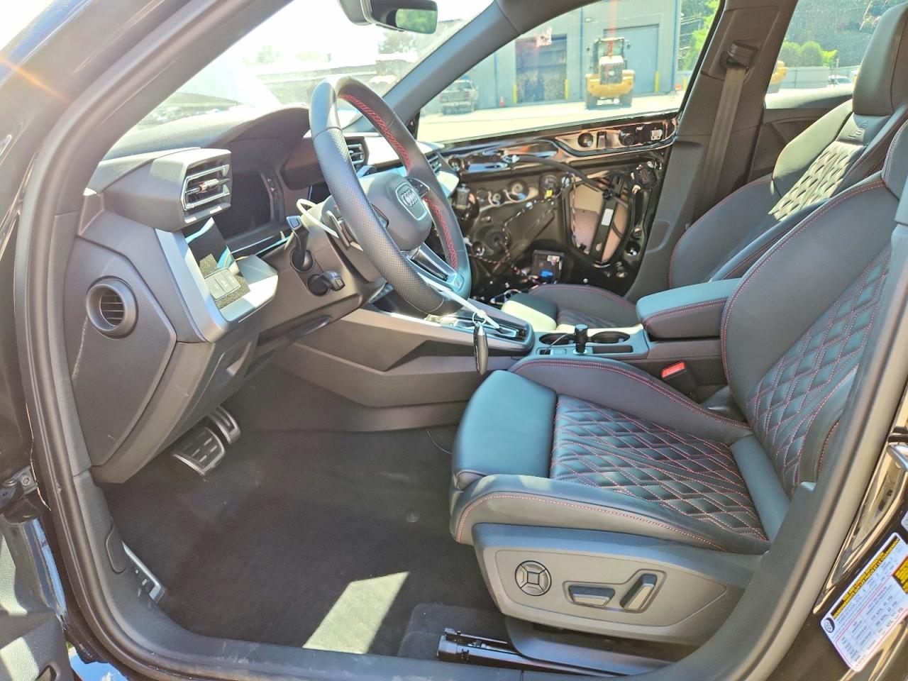 2025 Audi S3 Premium Plus - Фото 7