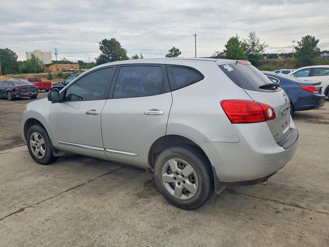 2014 Nissan Rogue Select S - Фото 2