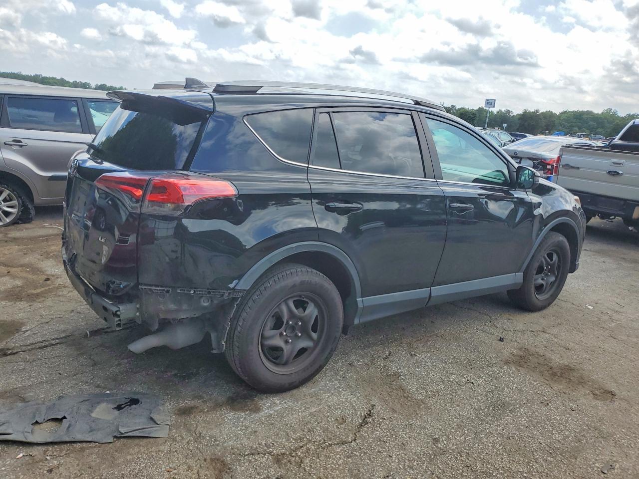 2018 Toyota Rav4 Le - Image 3