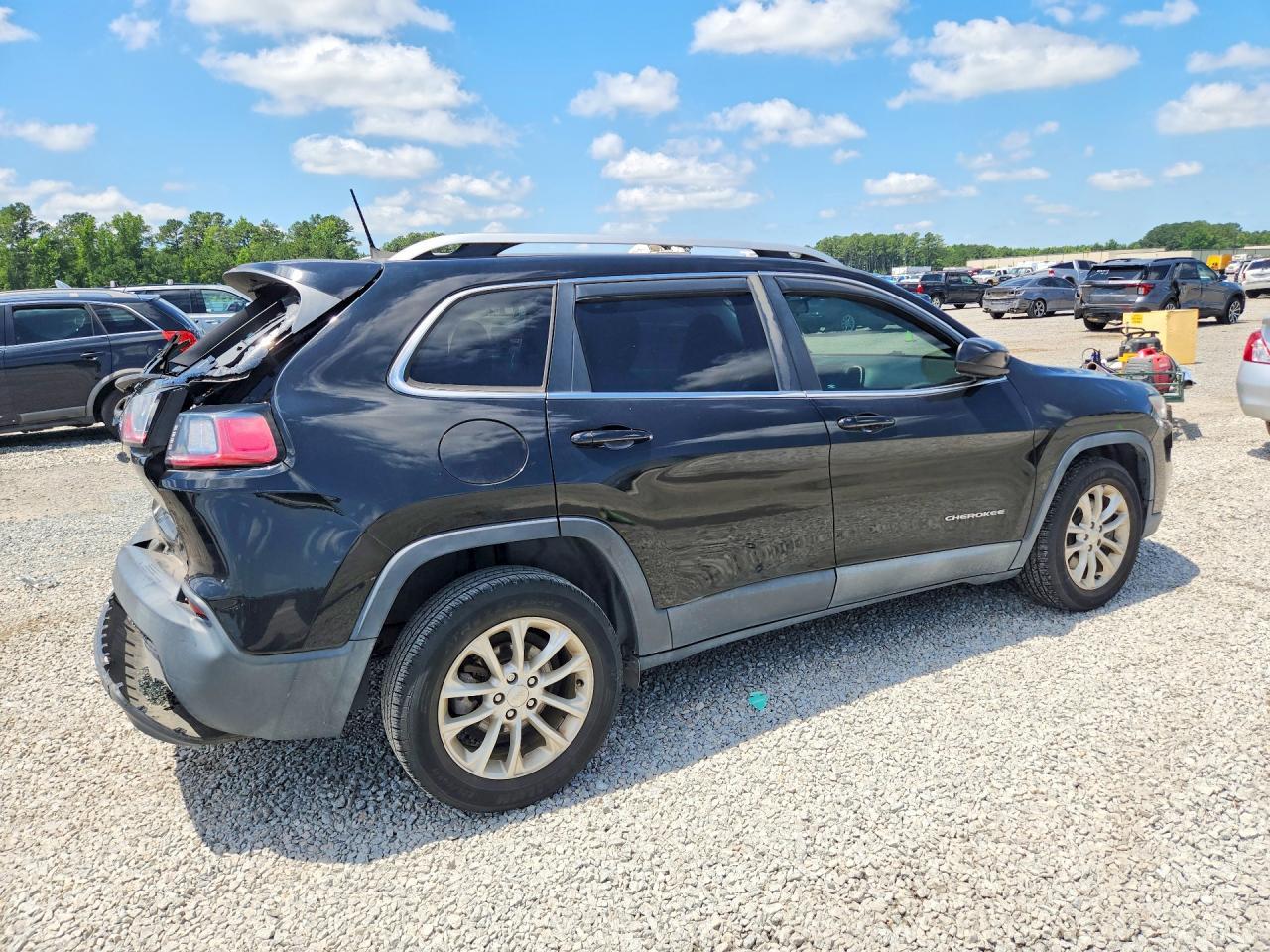 2019 Jeep Cherokee Latitude - Фото 3