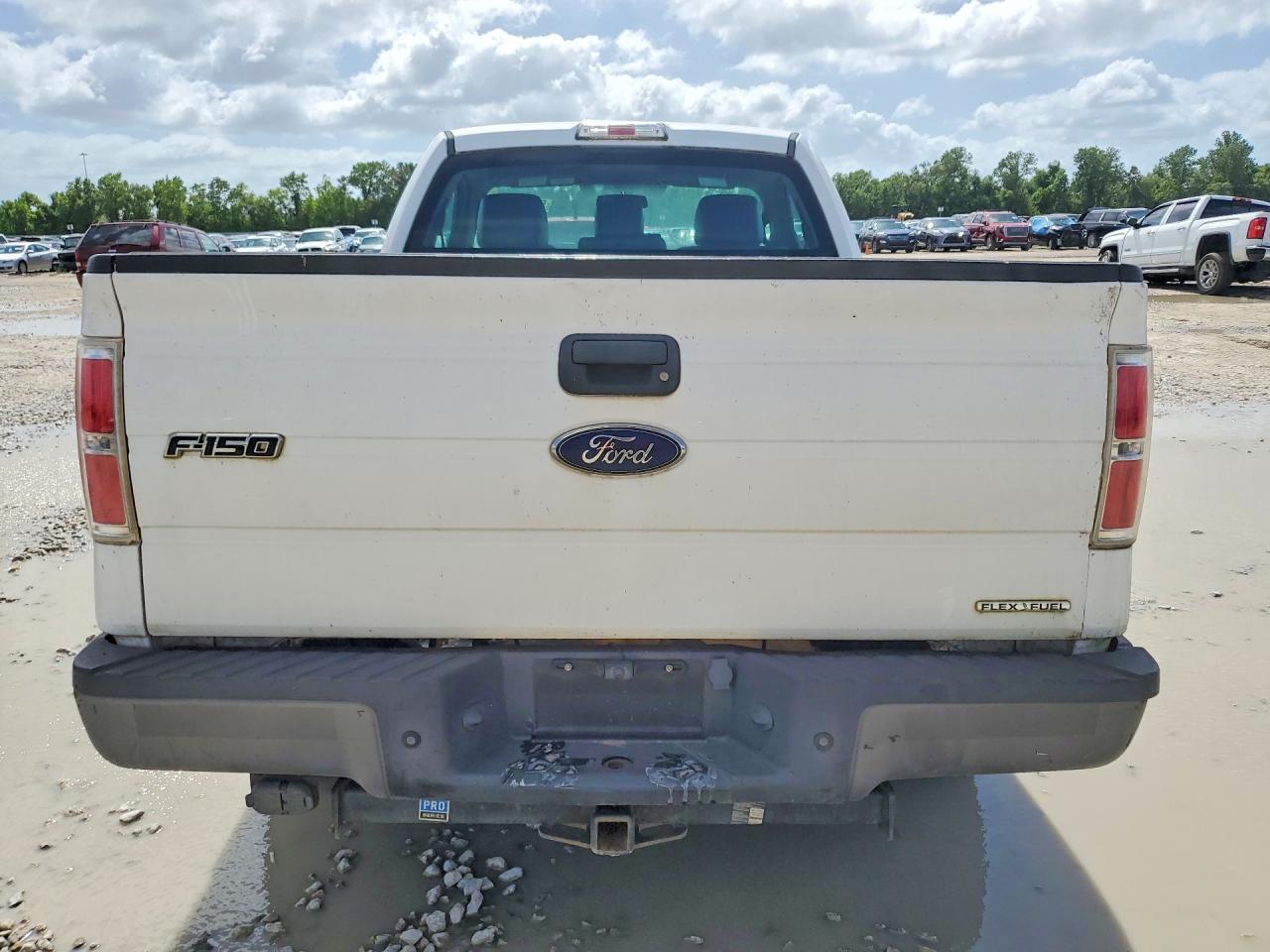 2014 Ford F150 - Фото 6