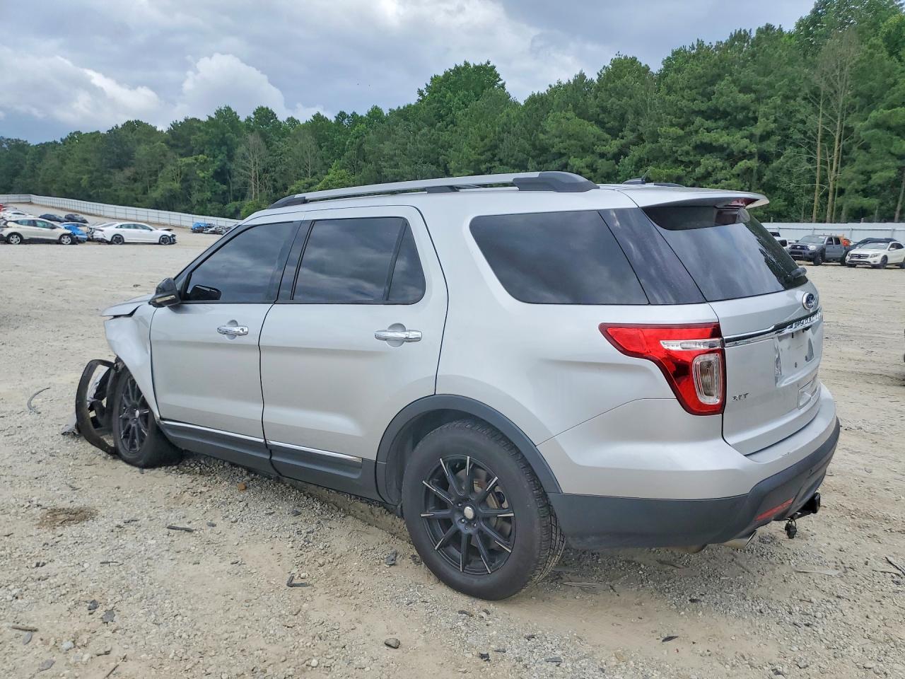2013 Ford Explorer Xlt - Image 2