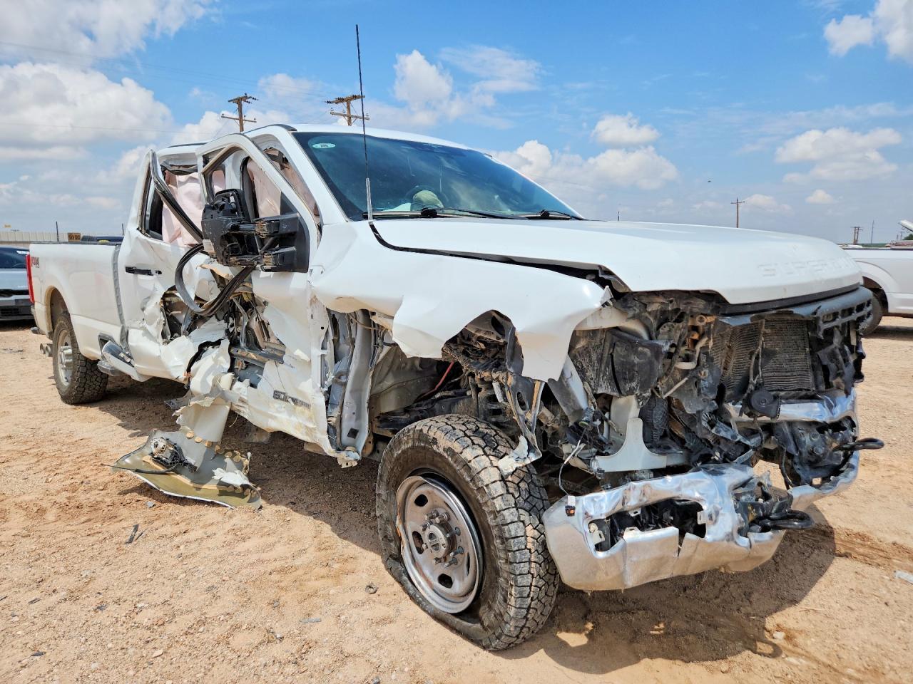 2023 Ford F250 Super Duty - Image 4