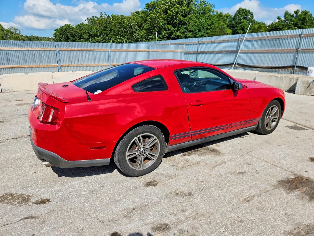 2010 Ford Mustang - Фото 3
