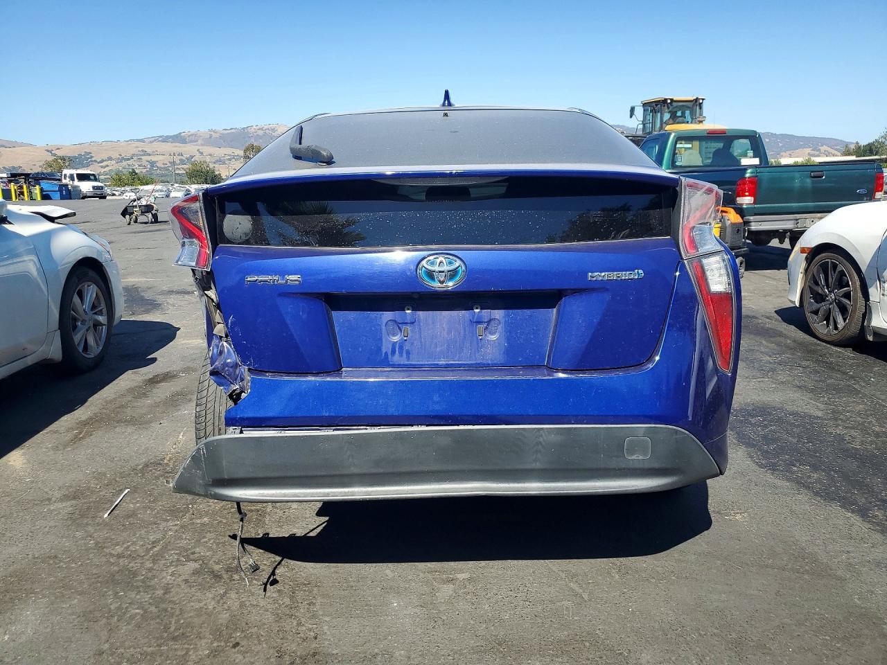 2016 Toyota Prius Two - Image 6