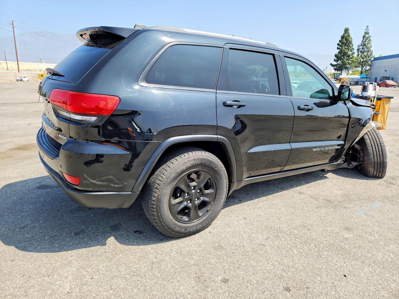 2017 Jeep Grand Cherokee Laredo - Фото 3