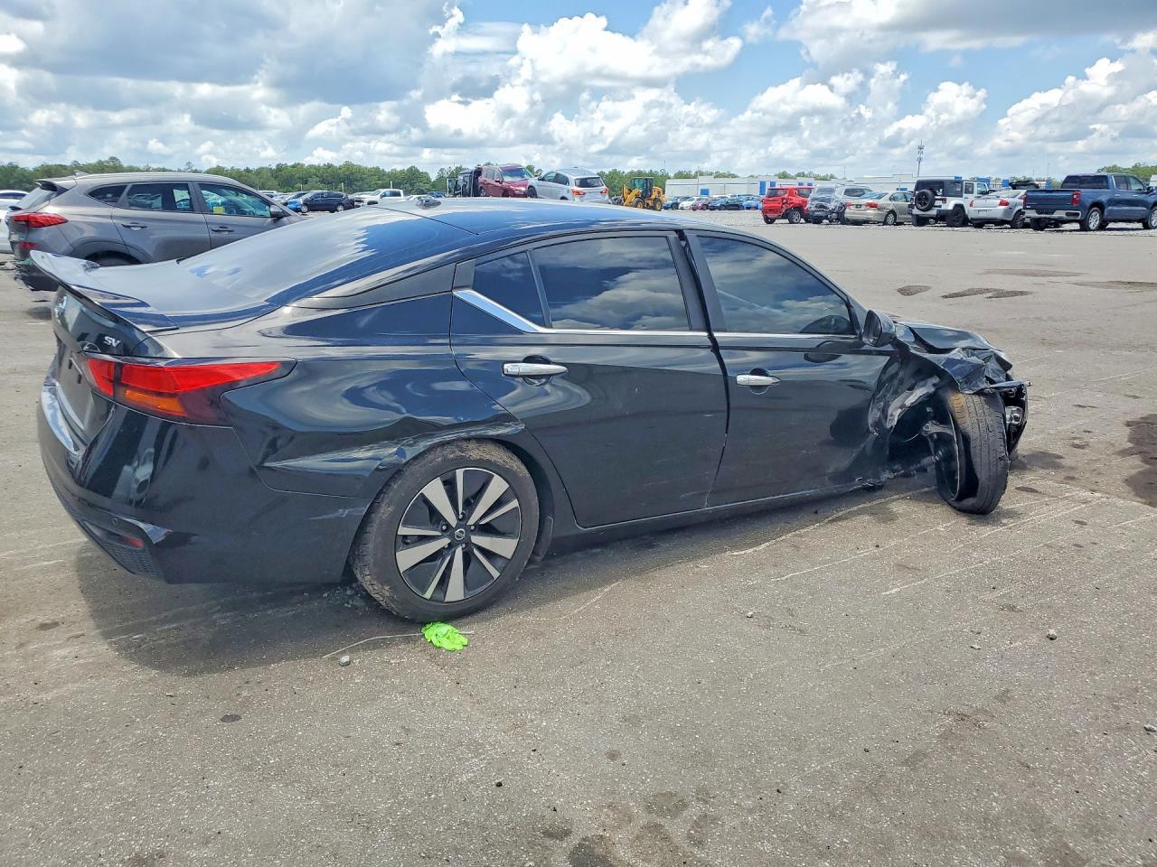 2022 Nissan Altima Sv - Фото 3