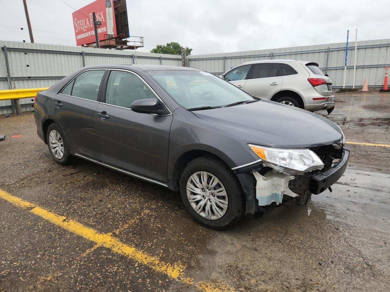 2014 Toyota Camry Le - Фото 4