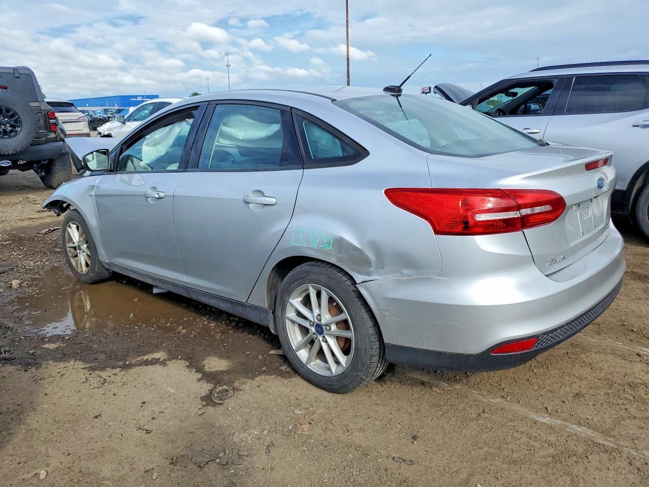 2017 Ford Focus Se - Фото 2
