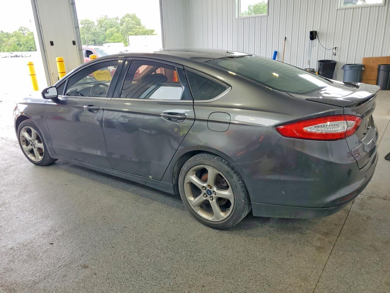 2016 Ford Fusion Se - Фото 2