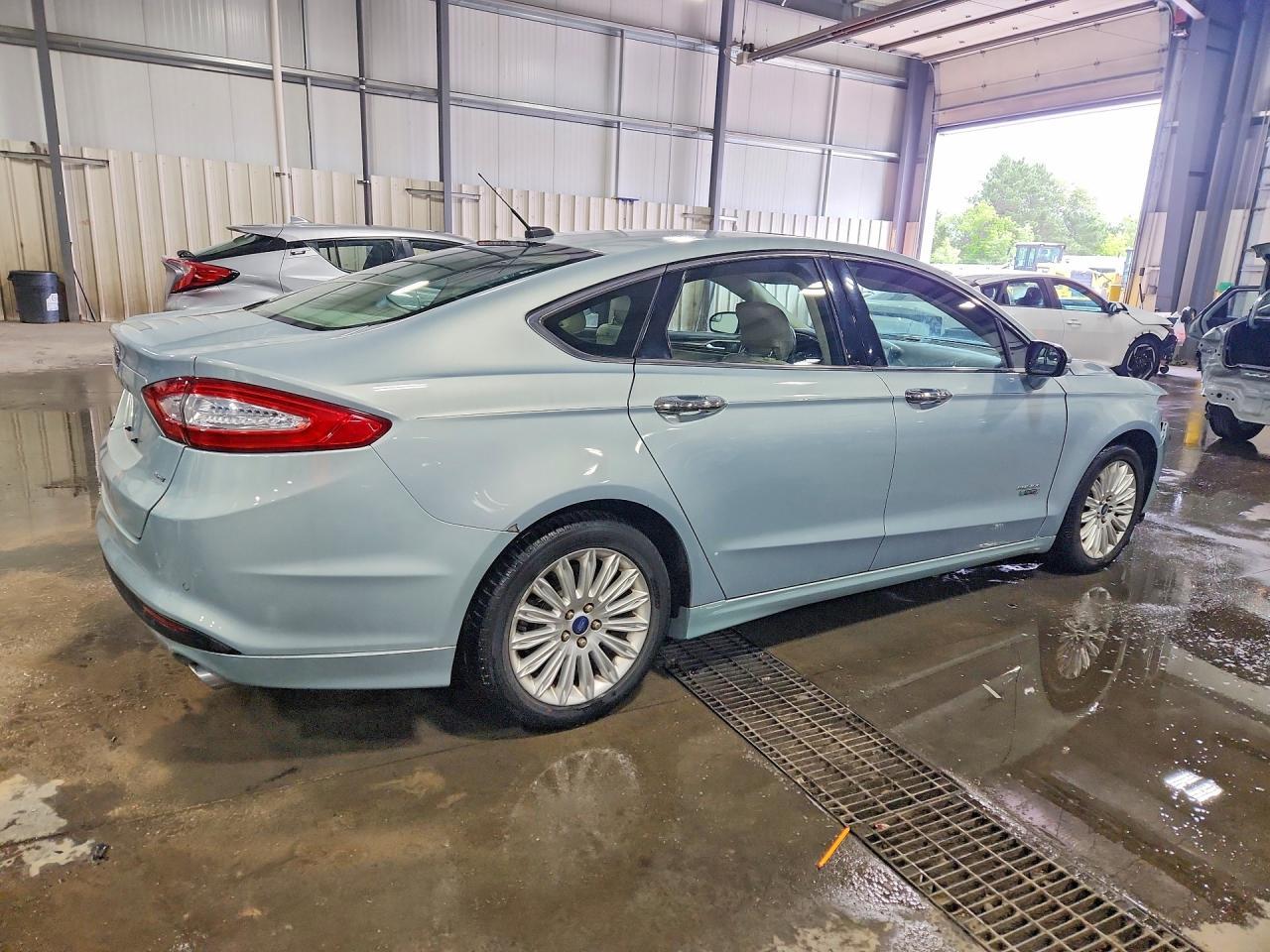 2013 Ford Fusion Se Phev - Image 3