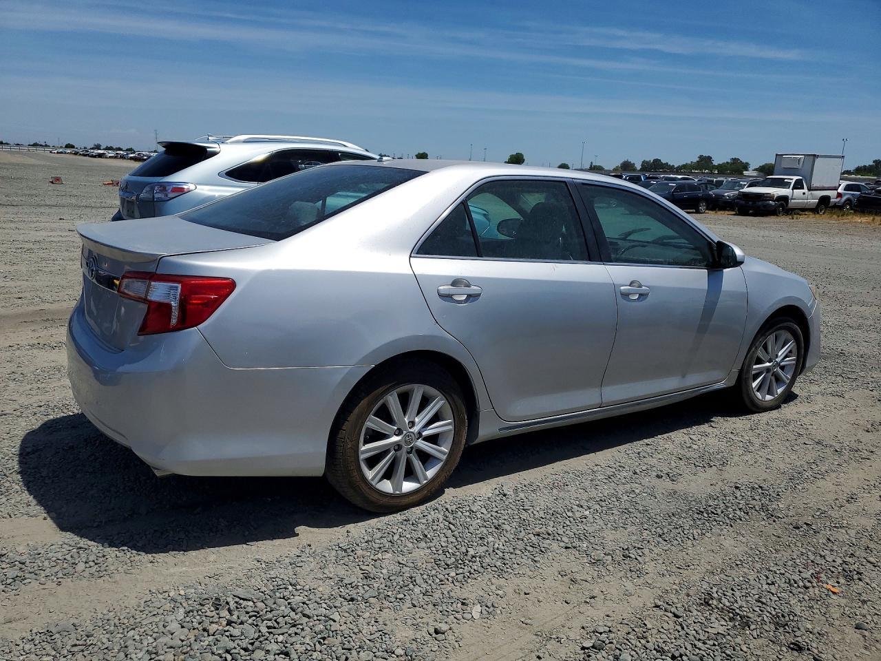 2013 Toyota Camry Hybrid Xle - Image 3