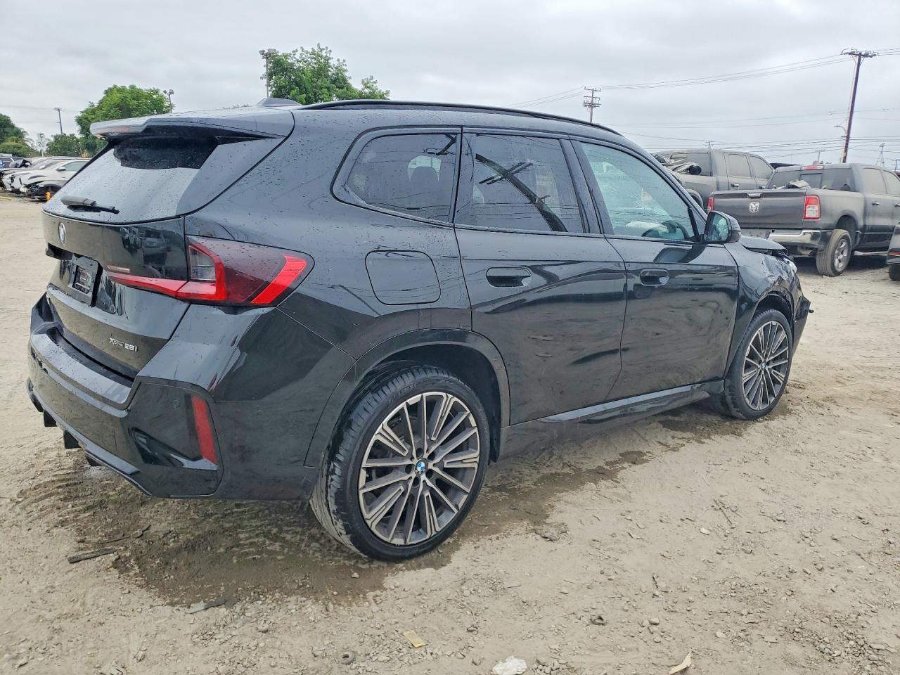 2024 BMW X1 xDrive28I - Image 3