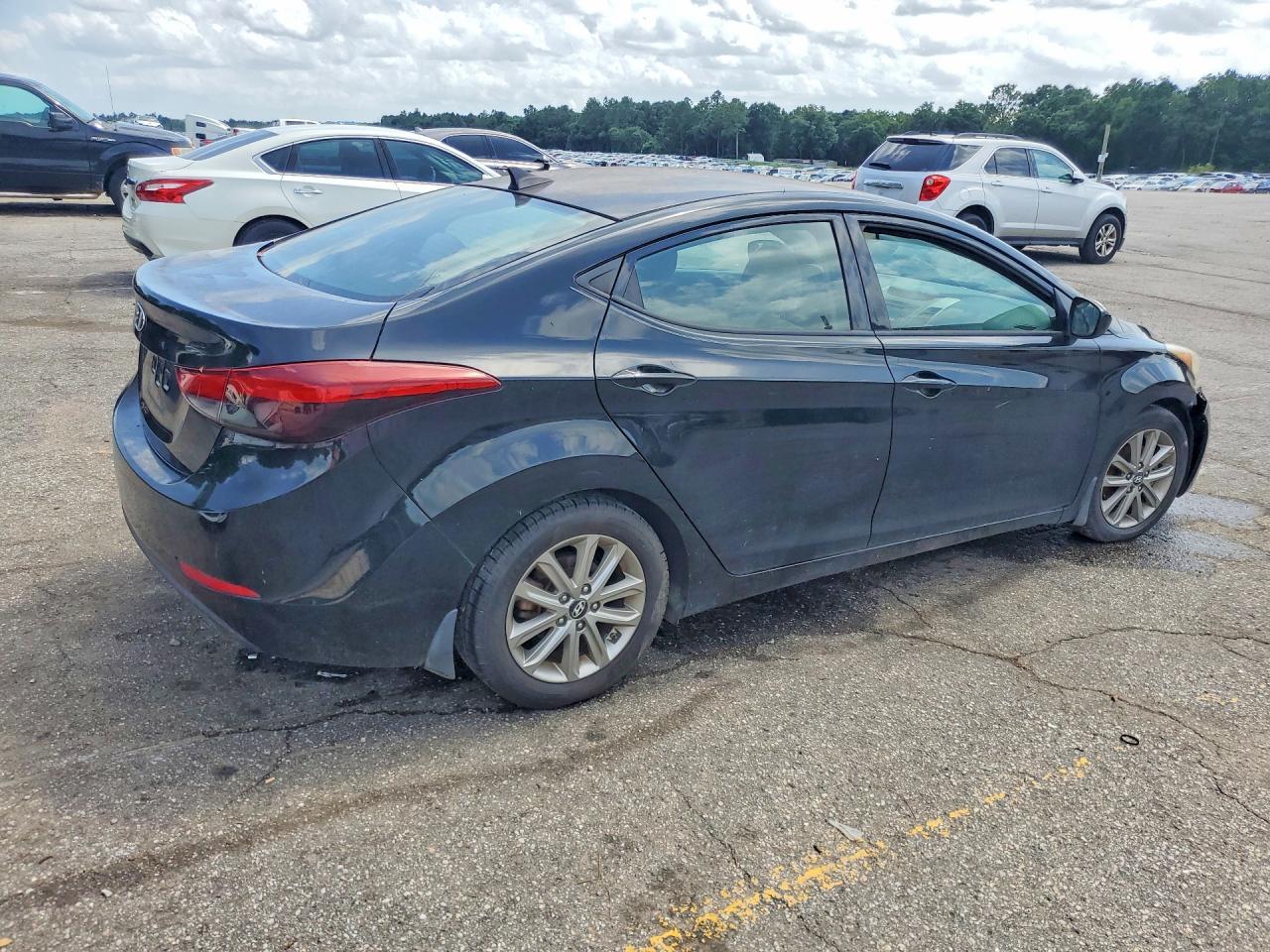 2015 Hyundai Elantra Se - Image 3