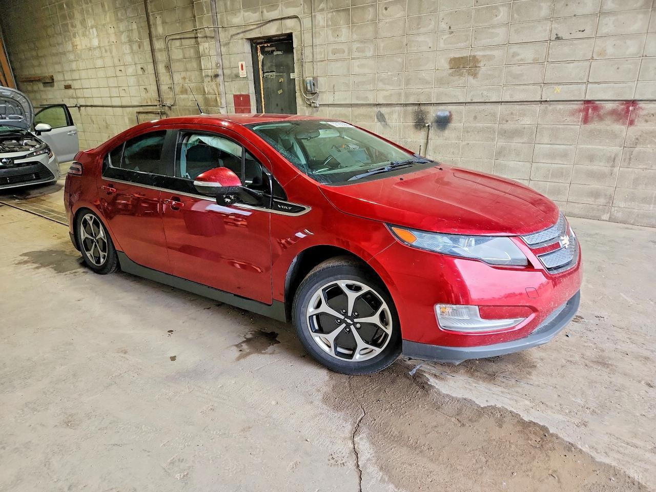 2013 Chevrolet Volt - Image 4