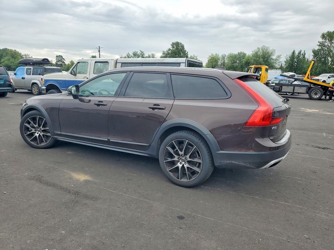 2018 Volvo V90 Cross Country T6 Inscription - Image 2