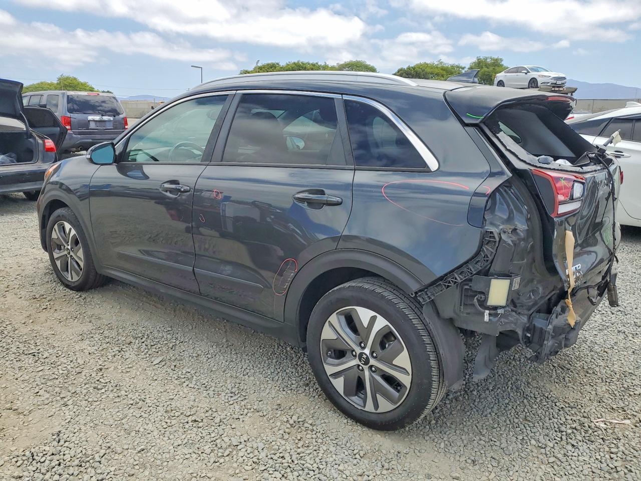 2020 Kia Niro Ex - Image 2