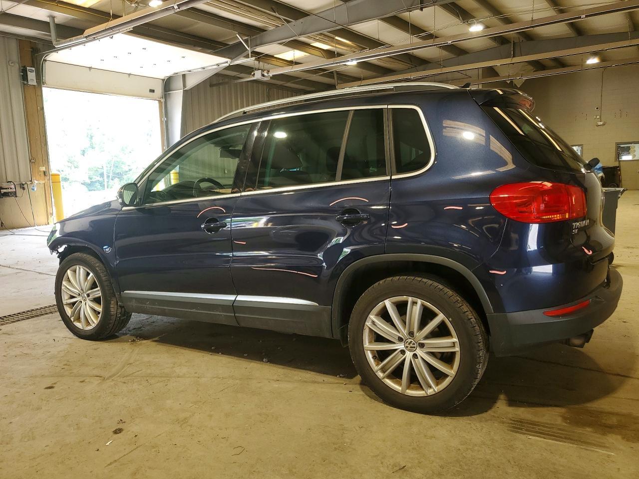 2016 Volkswagen Tiguan S - Фото 2