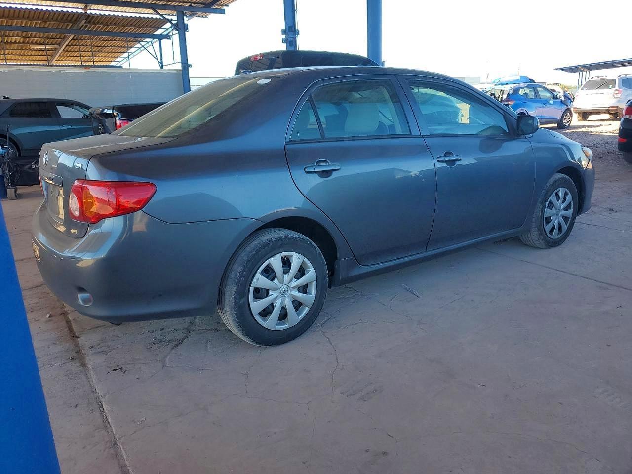 2010 Toyota Corolla Le - Image 3