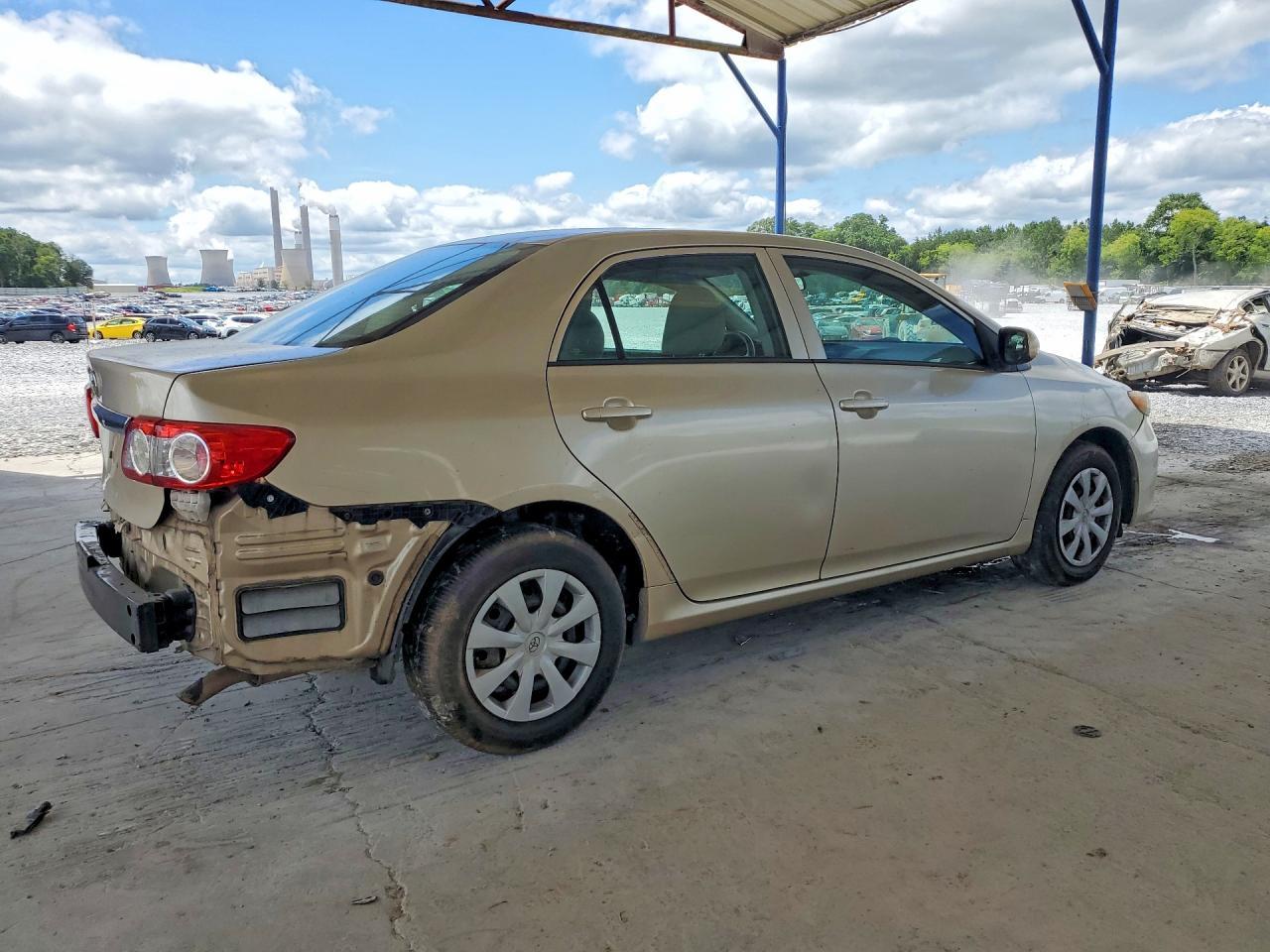2013 Toyota Corolla L - Фото 3