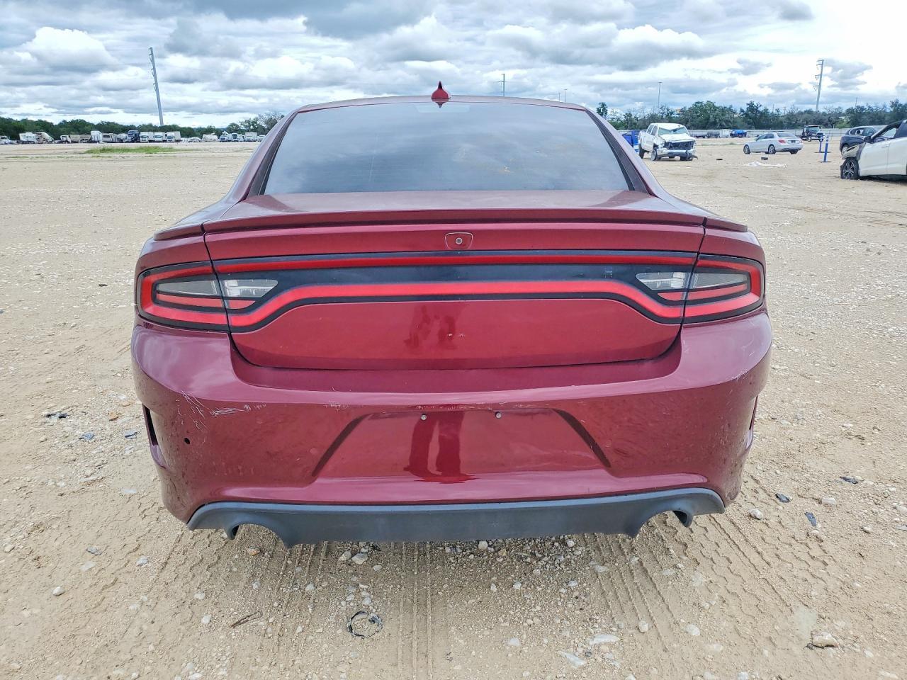 2018 Dodge Charger R - Image 6