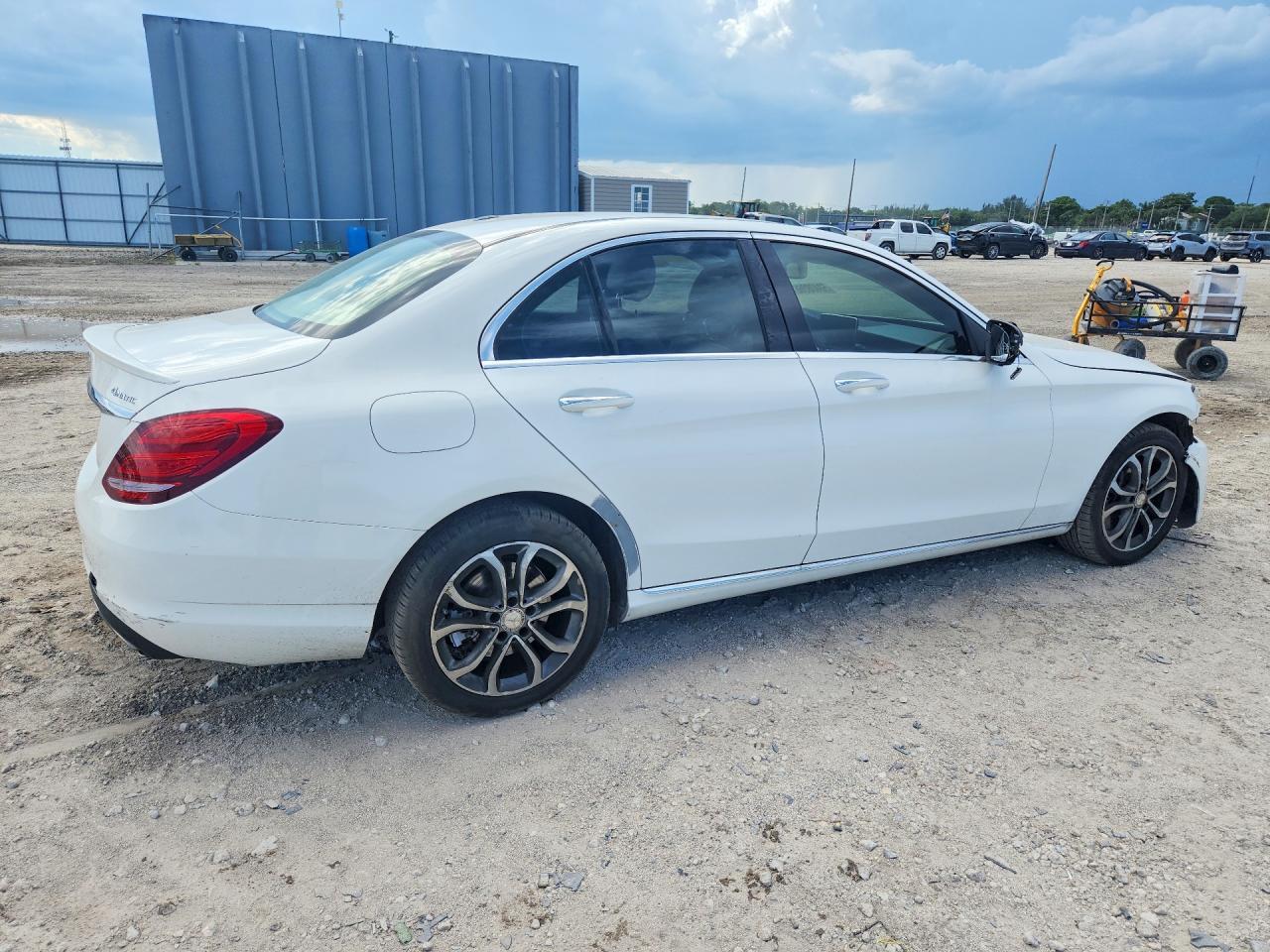 2016 Mercedes-Benz C 300 4Matic - Фото 3