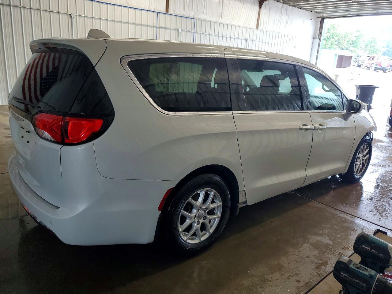 2020 Chrysler Pacifica - Фото 3