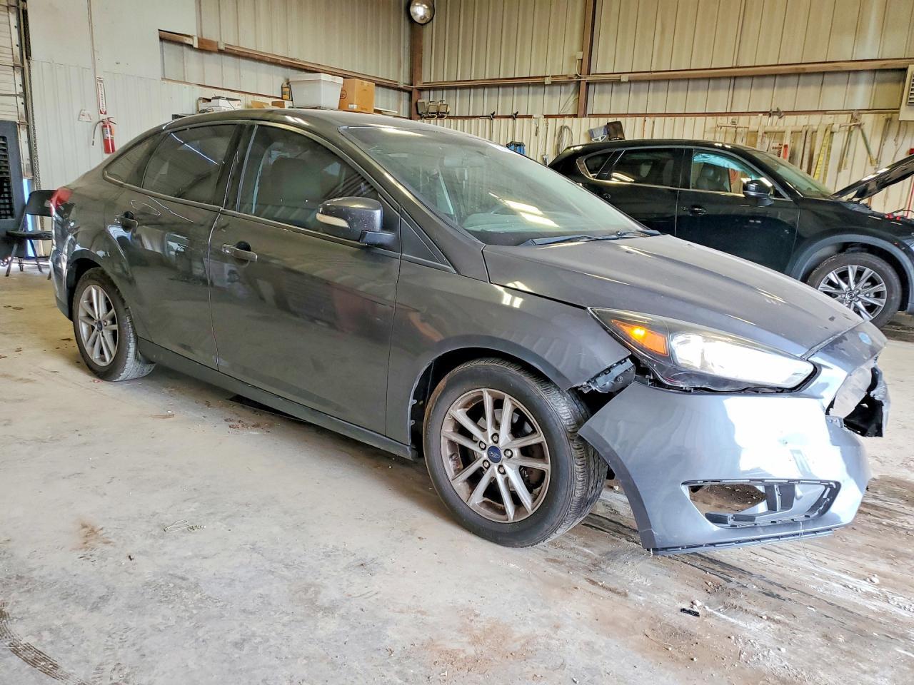 2017 Ford Focus Se - Image 4